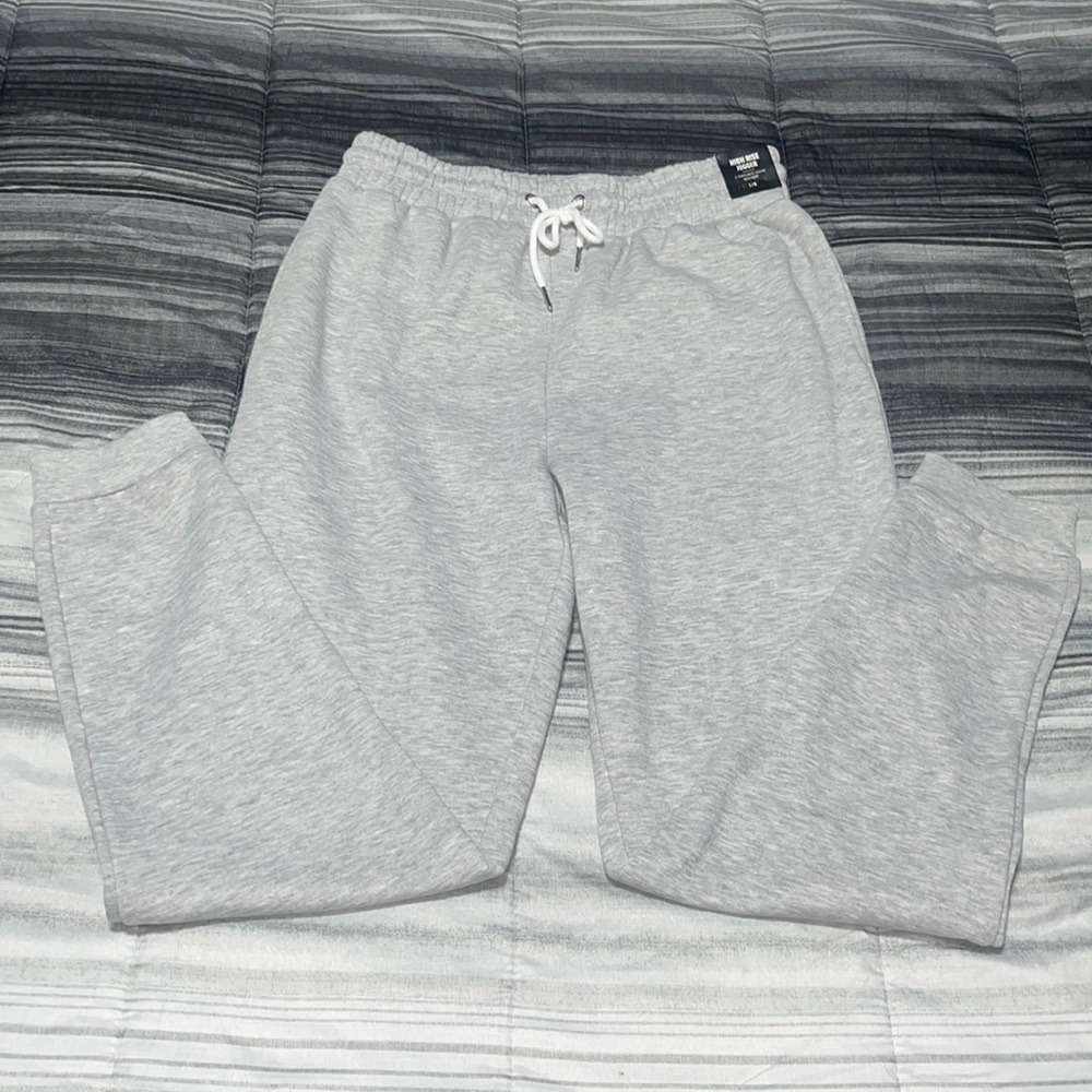 Women’s high rise gray sweats